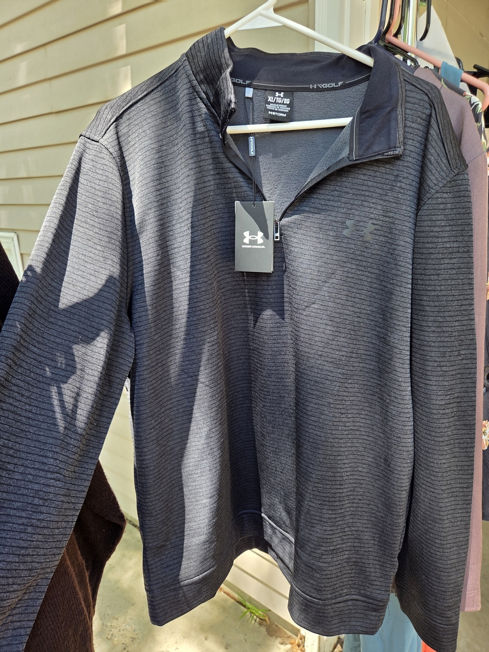 XL Under Armour Men's Dark Gray Zip-Up Sweater